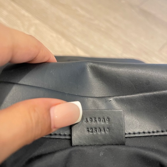 I am selling a Gucci x Supreme Diaper Bag